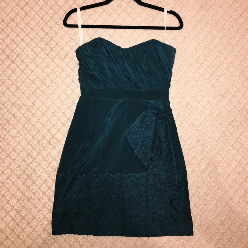 Strapless formal dress